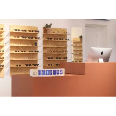 Real Time Facebook Counter - Smiirl